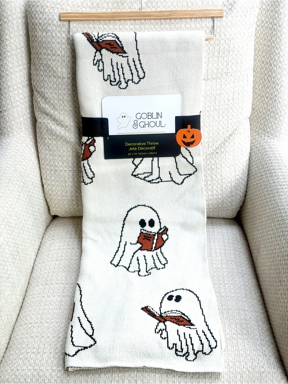 Goblin & Ghoul Ghost Reading Books Viral Throw Blanket Halloween Decor 50x70 NWT